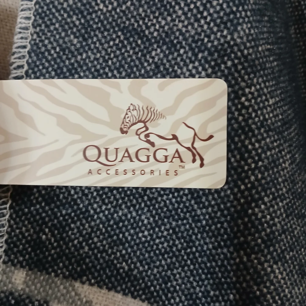 Quagga Accessories Brand Reversable Ruana - Picture 4 of 16